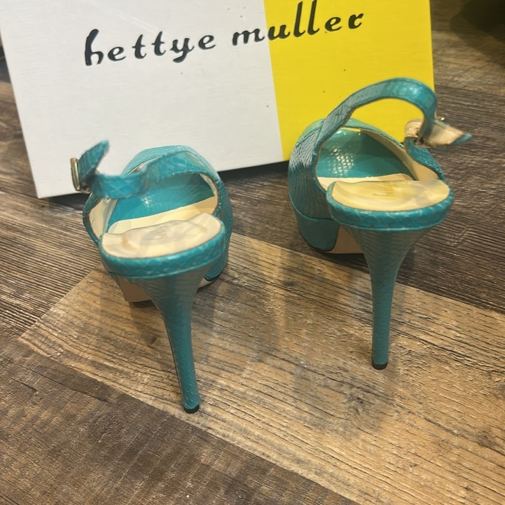 NWT Bettye Muller Cancun python printed turquoise… - image 5